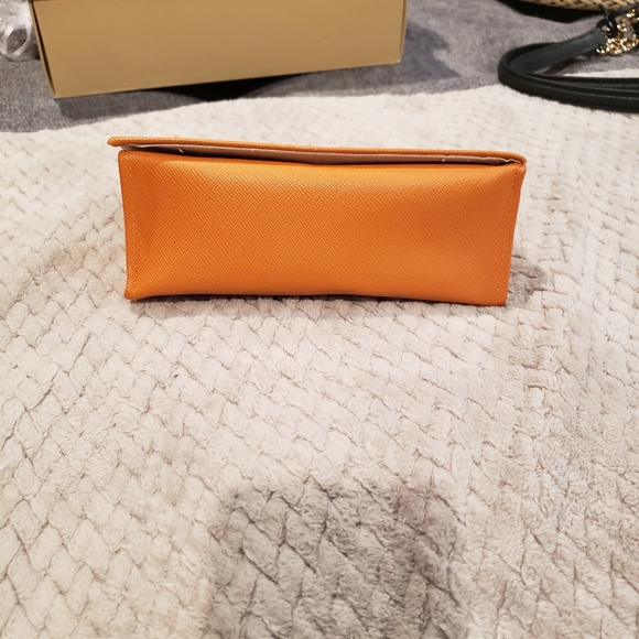 Tory Burch orange eyeglass case - Picture 3 of 5